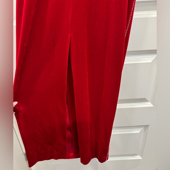 ALEX EVENINGS -Stunning long strapless velvet with rhinestone accents. Like NEW - Picture 7 of 13